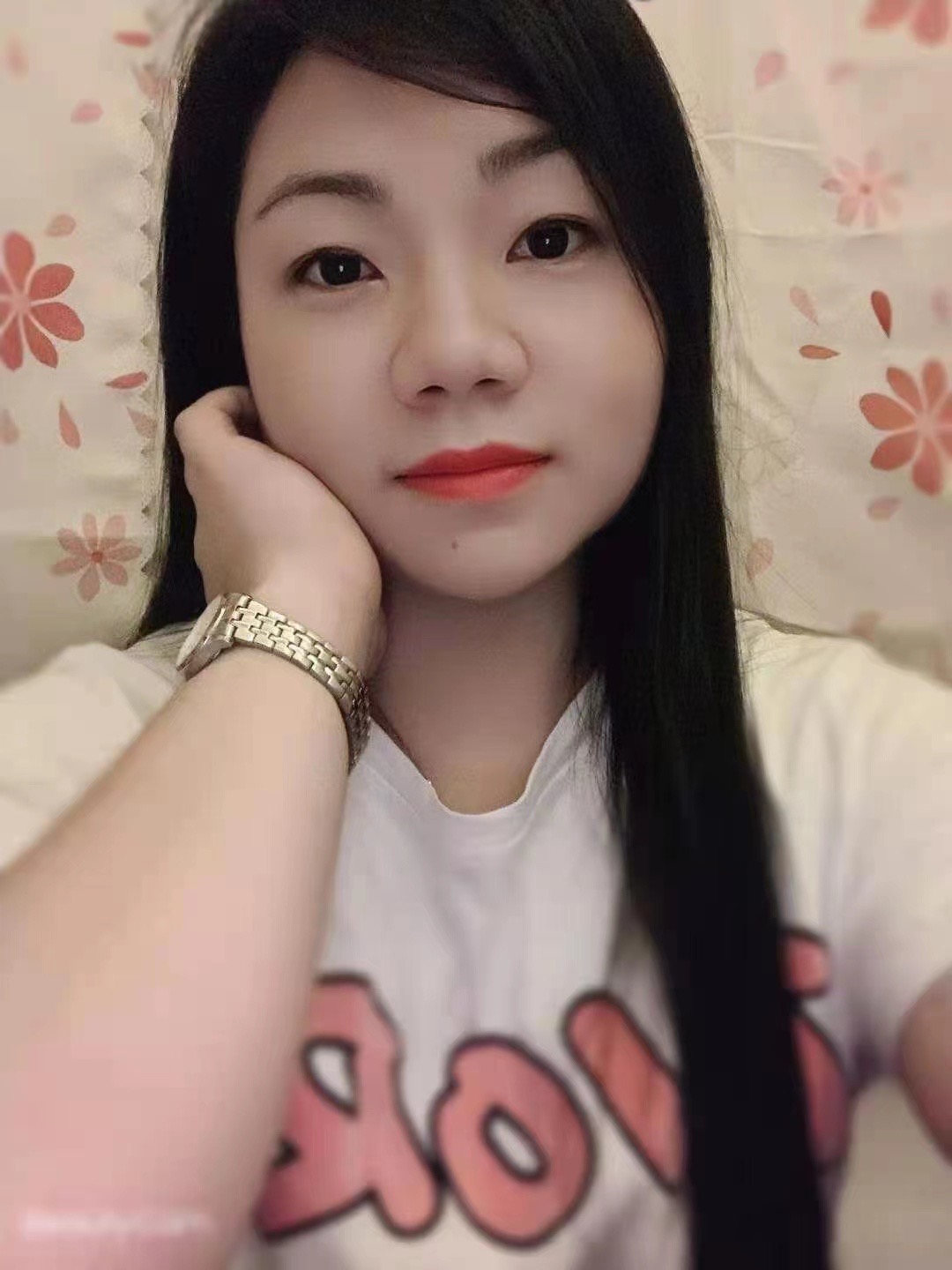 喜欢纹身丝袜的熟女来